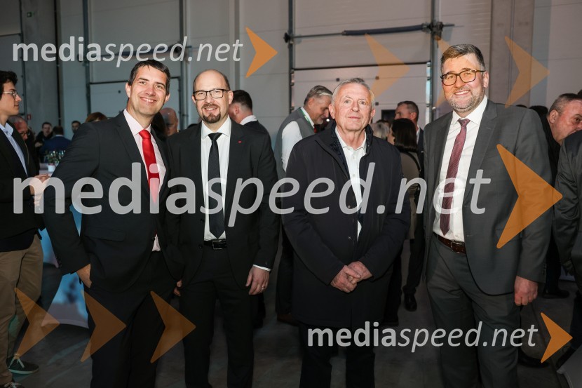  Ralf Mittermayr, Saubermacher Dienstleistungs AG;  Gregor Majcen, direktor, Henkel Maribor;  Rudolf Horvat, direktor podjetja Saubermacher Slovenija d.o.o., prejemnik nagrade GZS 2018;  Christof  Vollstedt, vodja Henklove proizvodnje v EvropiOdprtje Saubermacher Outsourcing logističnega centra v Hočah