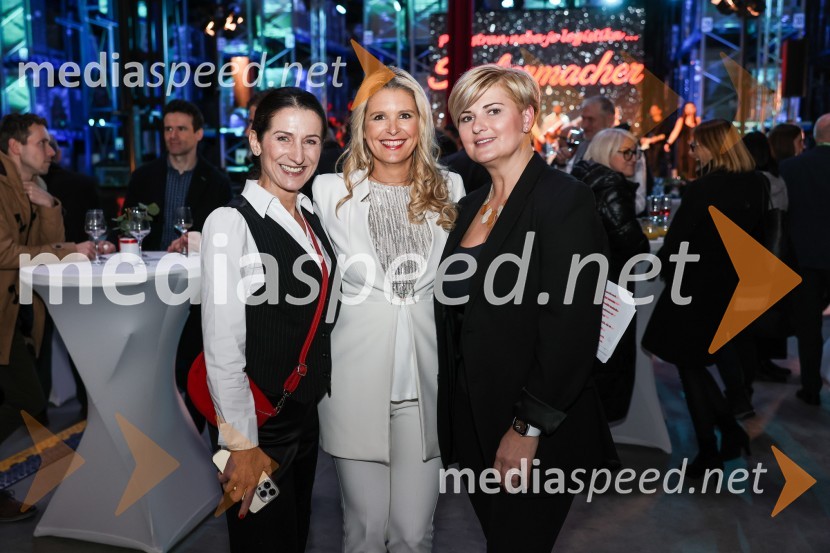  ... ;  Bernarda Žarn, voditeljica;  ... Odprtje Saubermacher Outsourcing logističnega centra v Hočah