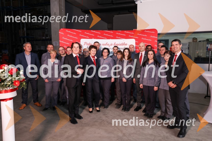  Hans Roth, lastnik skupine Saubermacher;  ... ;  Ralf Mittermayr, Saubermacher Dienstleistungs AGOdprtje Saubermacher Outsourcing logističnega centra v Hočah