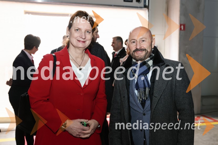 mag. Elisabeth Ellison-Kramer, avstrijska veleposlanica v Sloveniji;  Wilhelm Nest, direktor družbe, Advantage Austria LjubljanaOdprtje Saubermacher Outsourcing logističnega centra v Hočah