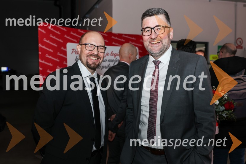  Gregor Majcen, direktor, Henkel Maribor;  Christof  Vollstedt, vodja Henklove proizvodnje v EvropiOdprtje Saubermacher Outsourcing logističnega centra v Hočah