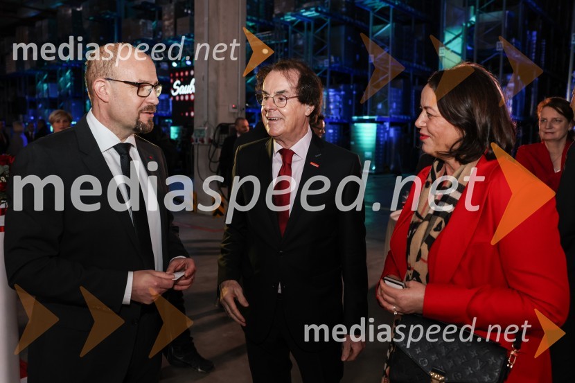  Gregor Majcen, direktor, Henkel Maribor;  Hans Roth, lastnik skupine Saubermacher;  ... Odprtje Saubermacher Outsourcing logističnega centra v Hočah