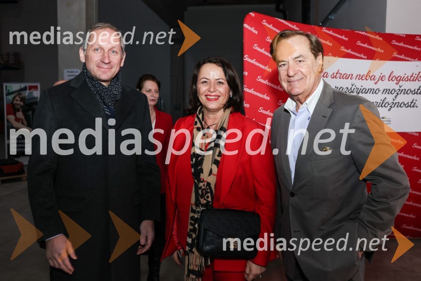   Peter Merkscha, direktor, Merkscha furnirnica d.o.o;  ... ;  Rudi RothOdprtje Saubermacher Outsourcing logističnega centra v Hočah