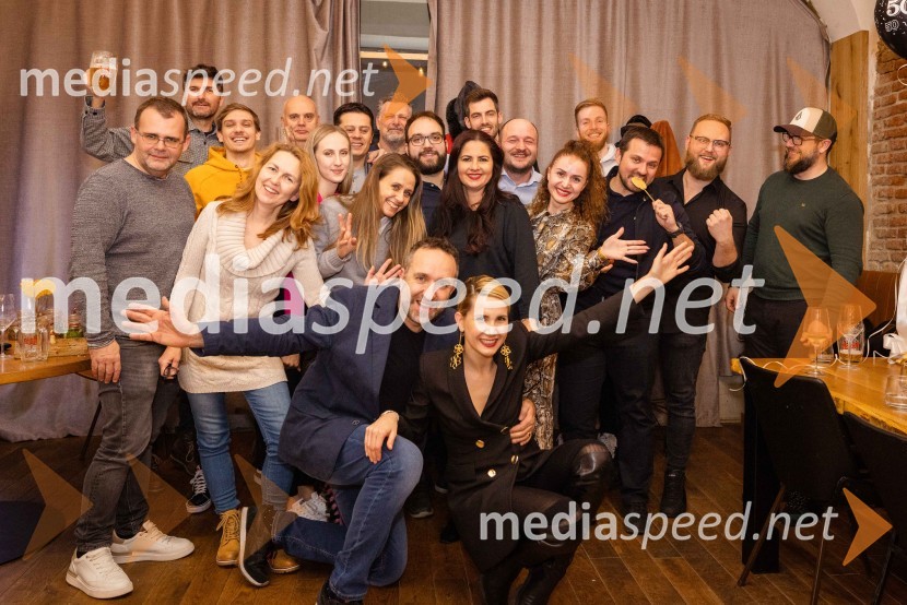  Alan Kavčič, predstavnik za odnose z javnostmi SNG Maribor;  Miloš Vujinovič, fotograf;  Andraž Kovačec;  Barbara Reya, fotografinja;  Borut  Midlil, fotograf;  Nastja Šprah;  Angel Vasilovski;  Minja Lednik, Mediaspeed d.o.o;  Borut  Cvetko, kreativni direktor, Mediaspeed d.o.o.;  Gregor Bedjanič;  Patrik Kociper, fotograf;  Barbara Visket, Nee make up;  Nejc Fon, fotograf;  Natalija Cvetko, Mediaspeed d.o.o.;  Matjaž Vertuš, fotograf, snemalec, mediaspeed.net;  Katja Urgl, Mediaspeed d.o.o;  Blaž Weindorfer, fotograf;  Sandi Fišer, fotograf, Mediaspeed;  Anže Krže, fotograf;  Jaka Arbutina, fotograf21 let naše medijske agencije Mediaspeed