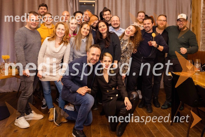  Alan Kavčič, predstavnik za odnose z javnostmi SNG Maribor;  Miloš Vujinovič, fotograf;  Andraž Kovačec;  Barbara Reya, fotografinja;  Borut  Midlil, fotograf;  Nastja Šprah;  Angel Vasilovski;  Minja Lednik, Mediaspeed d.o.o;  Gregor Bedjanič;  Borut  Cvetko, kreativni direktor, Mediaspeed d.o.o.;  Patrik Kociper, fotograf;  Barbara Visket, Nee make up;  Nejc Fon, fotograf;  Natalija Cvetko, Mediaspeed d.o.o.;  Matjaž Vertuš, fotograf, snemalec, mediaspeed.net;  Katja Urgl, Mediaspeed d.o.o;  Blaž Weindorfer, fotograf;  Sandi Fišer, fotograf, Mediaspeed;  Anže Krže, fotograf;  Jaka Arbutina, fotograf21 let naše medijske agencije Mediaspeed