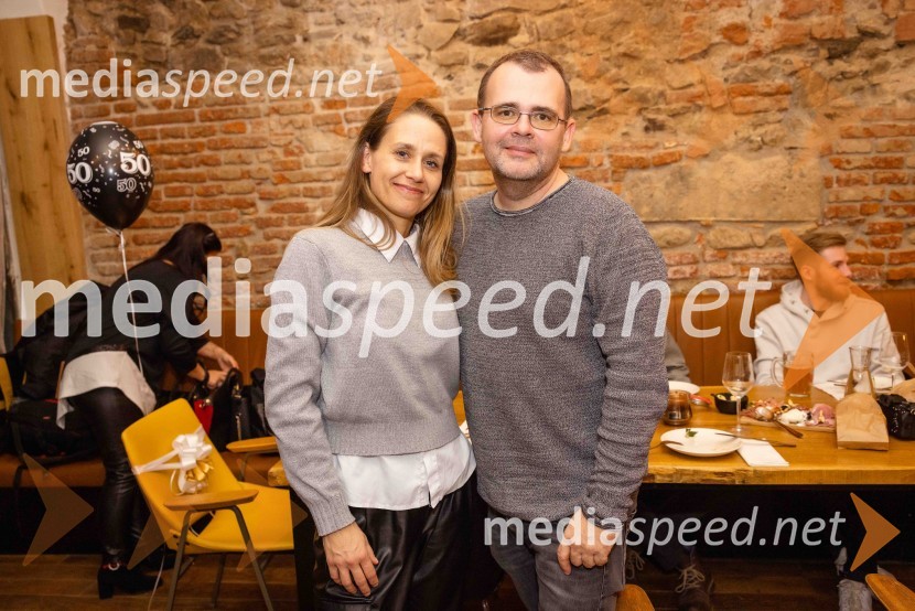  Minja Lednik, Mediaspeed d.o.o;  Alan Kavčič, predstavnik za odnose z javnostmi SNG Maribor21 let naše medijske agencije Mediaspeed