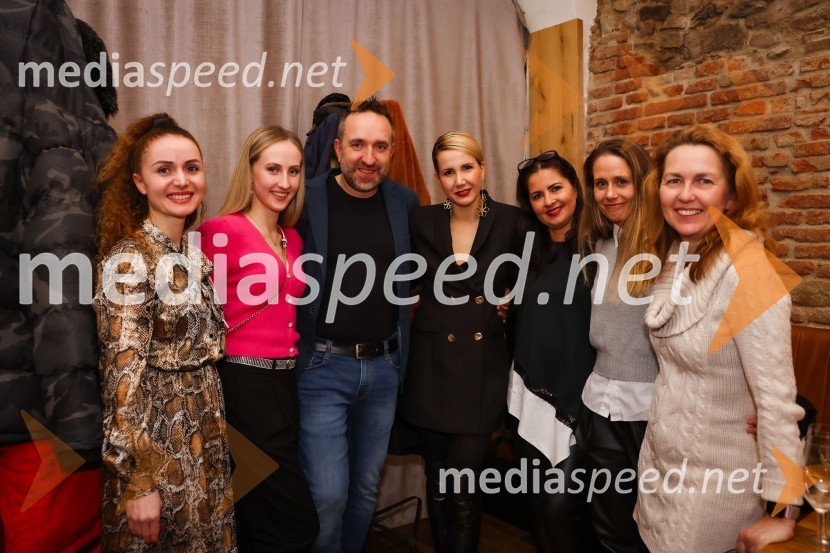  Katja Urgl, Mediaspeed d.o.o;  Nastja Šprah;  Borut  Cvetko, kreativni direktor, Mediaspeed d.o.o.;  Natalija Cvetko, Mediaspeed d.o.o.;  Barbara Visket, Nee make up;  Minja Lednik, Mediaspeed d.o.o;  Barbara Reya, fotografinja21 let naše medijske agencije Mediaspeed