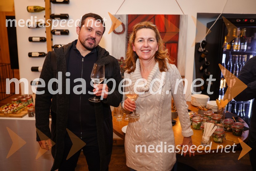  Sandi Fišer, fotograf, Mediaspeed;  Barbara Reya, fotografinja21 let naše medijske agencije Mediaspeed