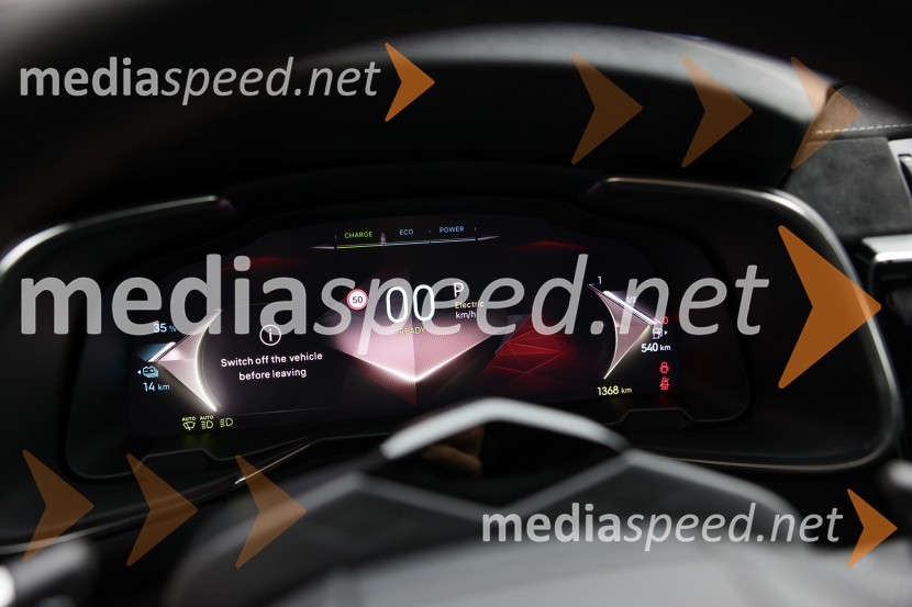 Tina Maze predstavila novi DS 7 CROSSBACK