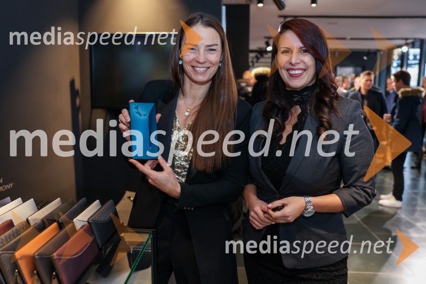  Tina Maze, bivša slovenska alpska smučarka in športna komentatorka, Eurosport;  Daniela Dujmović, marketing, PR in produkt managerka, DS Automobiles SlovenijaTina Maze predstavila novi DS 7 CROSSBACK