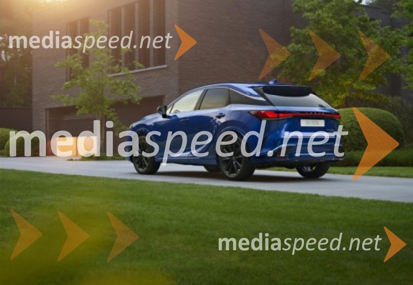 Povsem novi športni terenec Lexus RX izžareva filozofijo oblikovalskega jezika next chapter