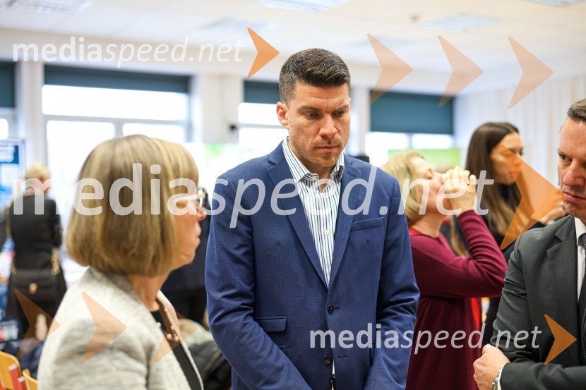 doc. dr. Anita Kušar, raziskovalka, pomočnica vodje raziskovalne skupine, Inštitut za nutricionistiko;  Jaka Lončarič, direktor marketinga in razvoja, Pekarna Grosuplje, Don Don d.o.o.Razglašena so najbolj inovativna živila leta 2023