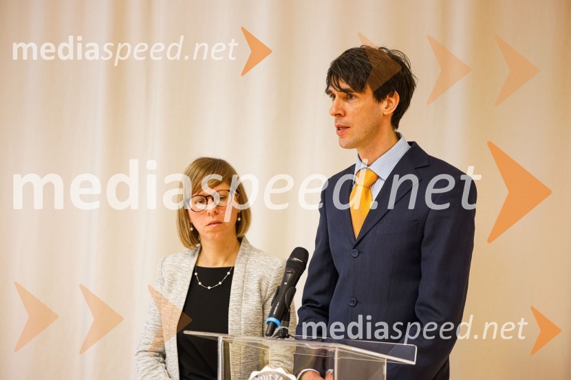 doc. dr. Anita Kušar, raziskovalka, pomočnica vodje raziskovalne skupine, Inštitut za nutricionistiko; prof. dr. Igor Pravst, vodja raziskovalne skupine, Inštitut za nutricionistikoRazglašena so najbolj inovativna živila leta 2023