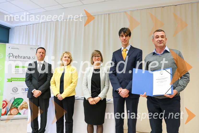  Martin Gosenca, vodja sektorja za hrano, Direktorat za hrano in ribištvo;  Marjeta Recek, vodja, Sektor za varovanje zdravja; doc. dr. Anita Kušar, raziskovalka, pomočnica vodje raziskovalne skupine, Inštitut za nutricionistiko; prof. dr. Igor Pravst, vodja raziskovalne skupine, Inštitut za nutricionistiko;  Miran Božič, direktor, Mlekarna PlanikaRazglašena so najbolj inovativna živila leta 2023