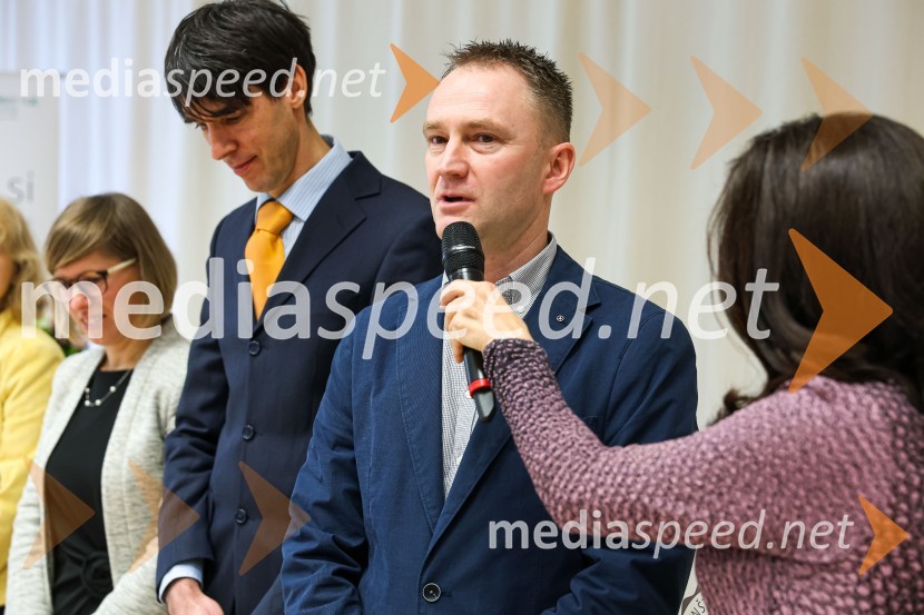 prof. dr. Igor Pravst, vodja raziskovalne skupine, Inštitut za nutricionistiko;  Boštjan Kos, vodja, Pekarna SparRazglašena so najbolj inovativna živila leta 2023