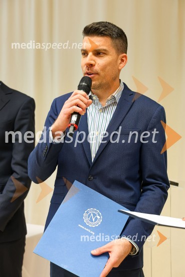  Jaka Lončarič, direktor marketinga in razvoja, Pekarna Grosuplje, Don Don d.o.o.Razglašena so najbolj inovativna živila leta 2023