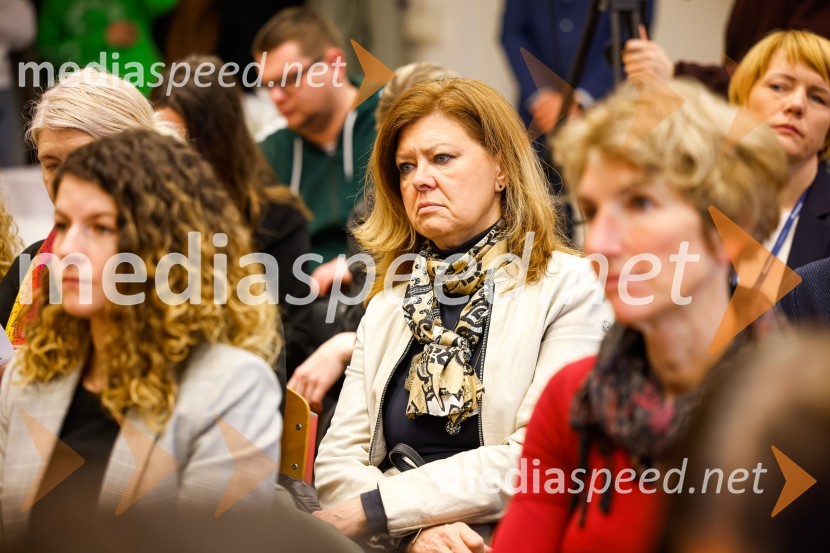  Katja Mihelič, direktorica blagovnice MaxiRazglašena so najbolj inovativna živila leta 2023