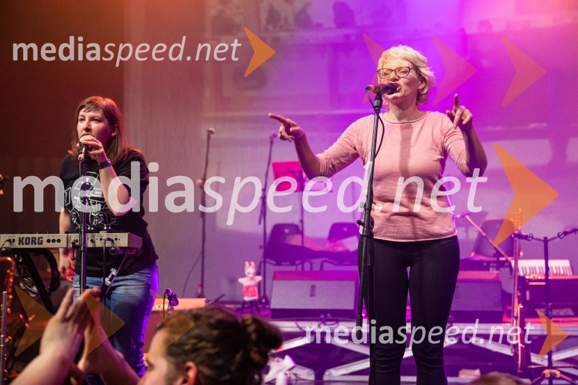  Anuša Podgornik, Zmelkoow;  Eva Brajkovič, ZmelokoowZmelkoow, veliki poslovilni koncert