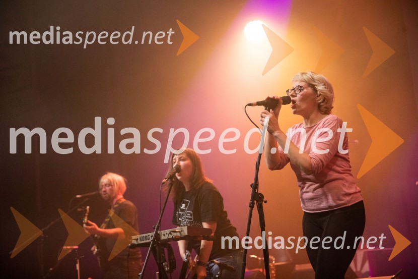  Anuša Podgornik, Zmelkoow;  Eva Brajkovič, ZmelokoowZmelkoow, veliki poslovilni koncert