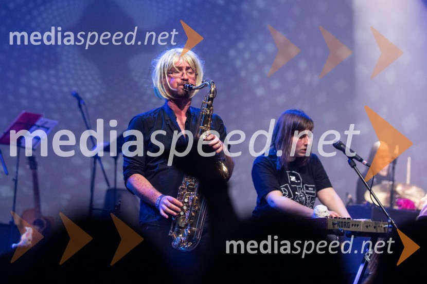  Iztok Cergol, glasbenik;  Anuša Podgornik, ZmelkoowZmelkoow, veliki poslovilni koncert