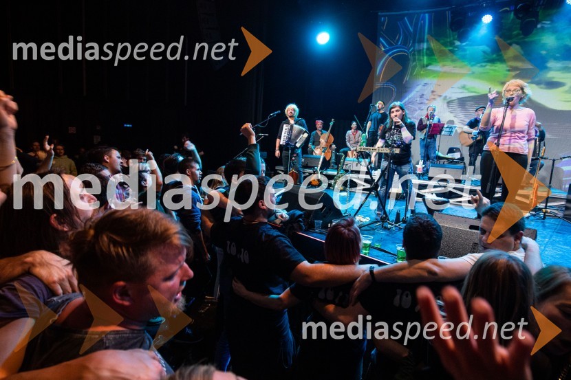  Anuša Podgornik, Zmelkoow;  Eva Brajkovič, ZmelokoowZmelkoow, veliki poslovilni koncert