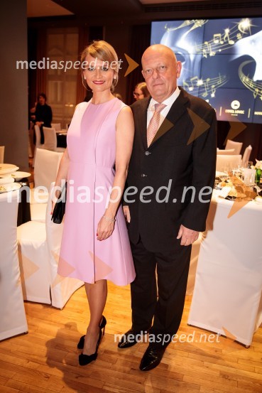  Katarina Kresal, pravnica in političarka, nekdanja ministrica za notranje zadeve;  Miro Senica, odvetnikPosebno leto Katarine Kresal