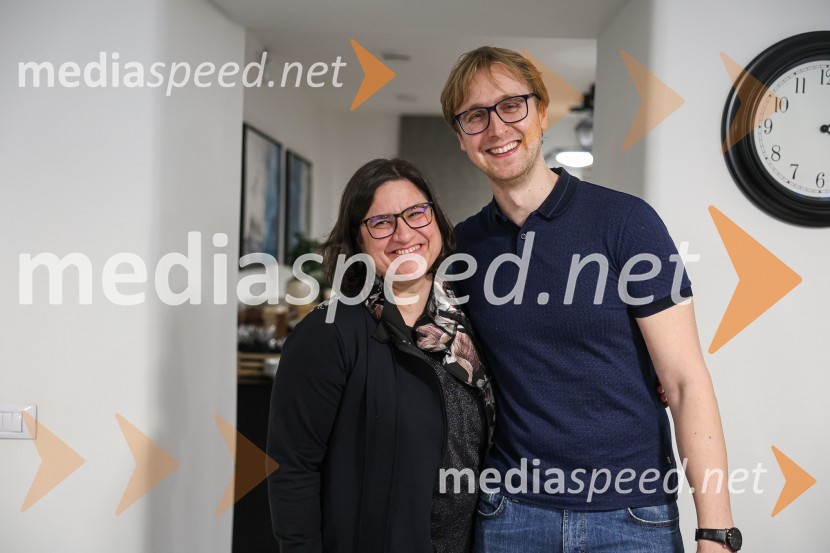  ... ;  David Zupančič, specializant infektologije, pisatelj in spletni vplivnežNajhitreje prodajani pisatelj v Sloveniji je David Zupančič