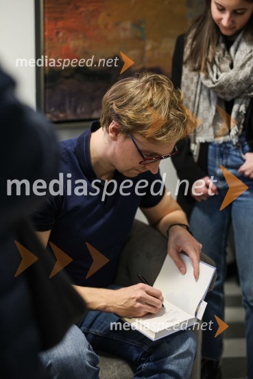  David Zupančič, specializant infektologije, pisatelj in spletni vplivnežNajhitreje prodajani pisatelj v Sloveniji je David Zupančič