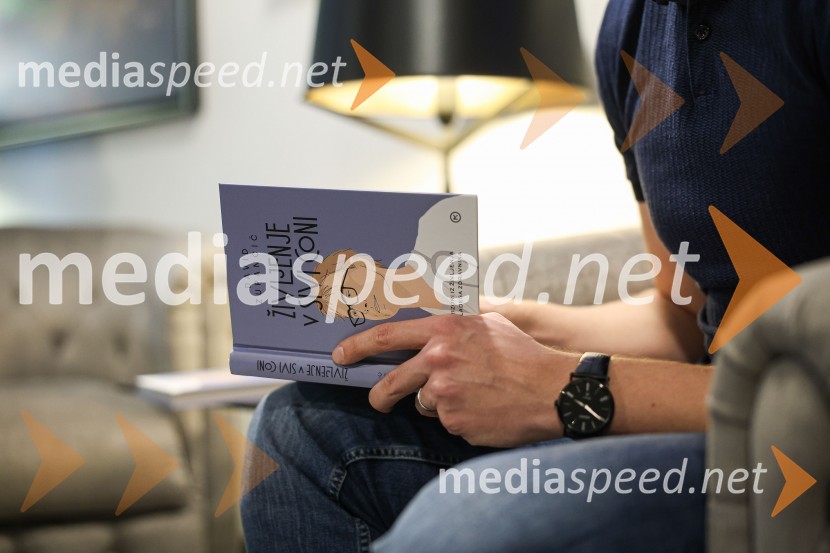 Najhitreje prodajani pisatelj v Sloveniji je David Zupančič