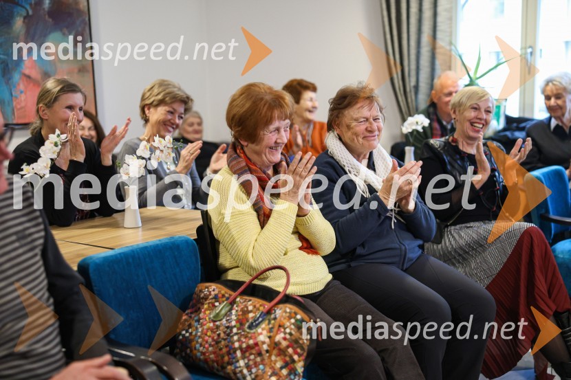 Najhitreje prodajani pisatelj v Sloveniji je David Zupančič