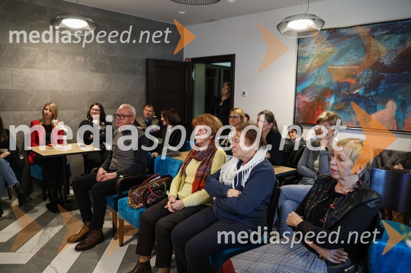 Najhitreje prodajani pisatelj v Sloveniji je David Zupančič