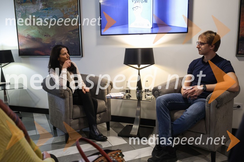  Betka Šuhel Mikolič, mentorica nastopanja v javnosti, radijska in televizijska voditeljica, podjetje BPR;  David Zupančič, specializant infektologije, pisatelj in spletni vplivnežNajhitreje prodajani pisatelj v Sloveniji je David Zupančič