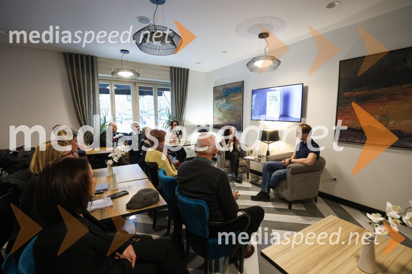  Betka Šuhel Mikolič, mentorica nastopanja v javnosti, radijska in televizijska voditeljica, podjetje BPR;  David Zupančič, specializant infektologije, pisatelj in spletni vplivnežNajhitreje prodajani pisatelj v Sloveniji je David Zupančič