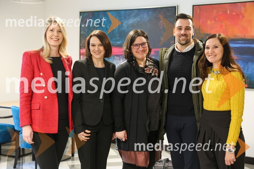  Katja Krajnc, vodstvo družbe AstraZeneca, podružnice v Slovenij;  Barbara Ülen, vodstvo družbe AstraZeneca, podružnice v Sloveniji;  Alenka Končina Zagožen, vodstvo družbe AstraZeneca, podružnice v Sloveniji;  ... ;  Tjaša Vodopivec, specialist za nabavo in prodajno podporo ter interno komunikacijoNajhitreje prodajani pisatelj v Sloveniji je David Zupančič