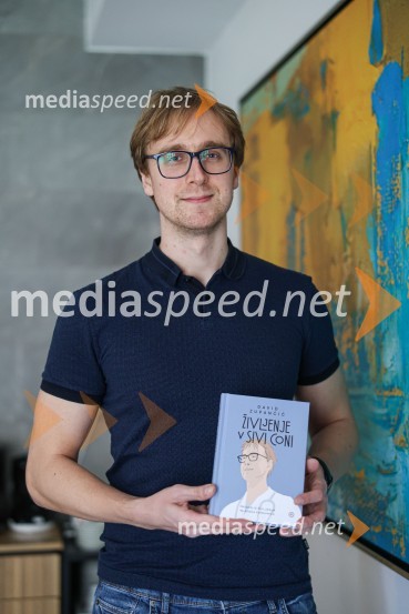  David Zupančič, specializant infektologije, pisatelj in spletni vplivnežNajhitreje prodajani pisatelj v Sloveniji je David Zupančič