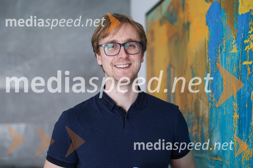  David Zupančič, specializant infektologije, pisatelj in spletni vplivnežNajhitreje prodajani pisatelj v Sloveniji je David Zupančič