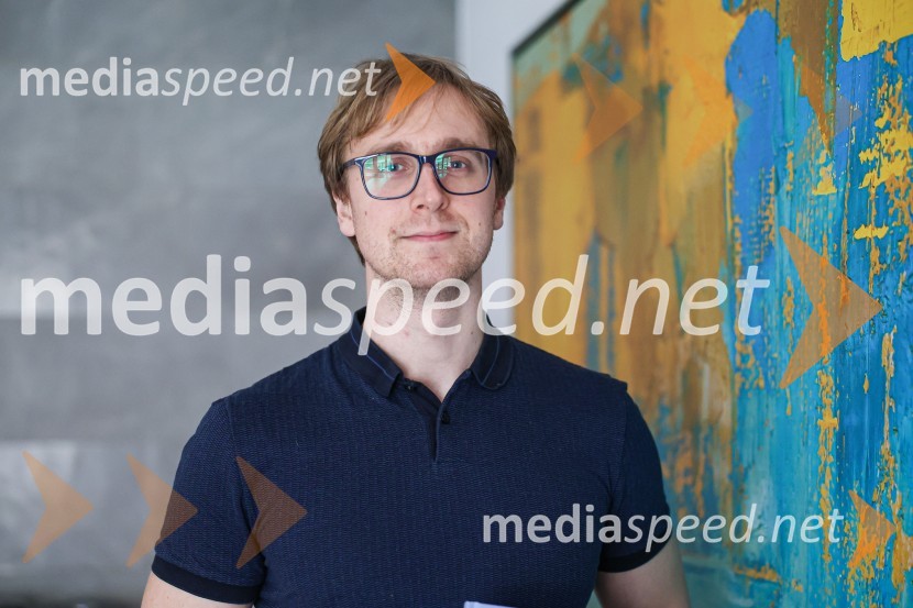  David Zupančič, specializant infektologije, pisatelj in spletni vplivnežNajhitreje prodajani pisatelj v Sloveniji je David Zupančič