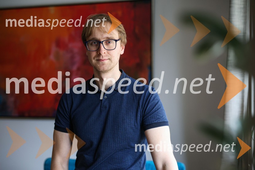  David Zupančič, specializant infektologije, pisatelj in spletni vplivnežNajhitreje prodajani pisatelj v Sloveniji je David Zupančič