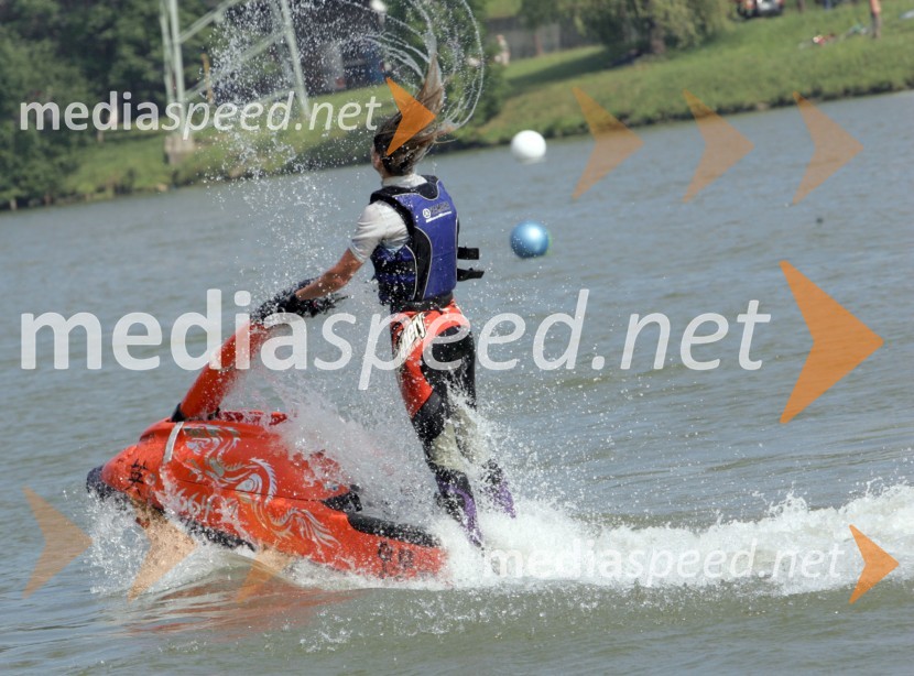 Avstrijska predstavnica, edina ženska 