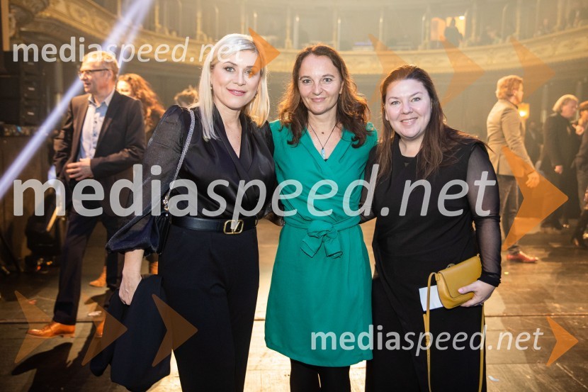  Mojca Briščik, direktorica SOZ (Slovenska oglaševalska zbornica);  ... ;  Tjaša Kolenc Filipčič, vodja upravljanja z blagovno znamko in direktorica marketinga v Skupini TriglavOutstanding 2022, presežki v zunanjem oglaševanju, DRUŽENJE