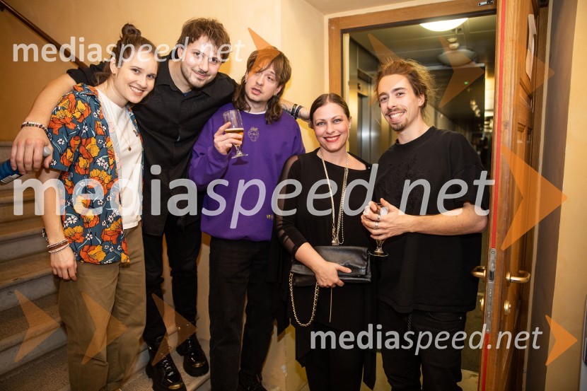  ... ;  ... ;  Gregor  Strasbergar, glasbena skupina MRFY;  Nuška Drašček, pevka;  ... Outstanding 2022, presežki v zunanjem oglaševanju, DRUŽENJE