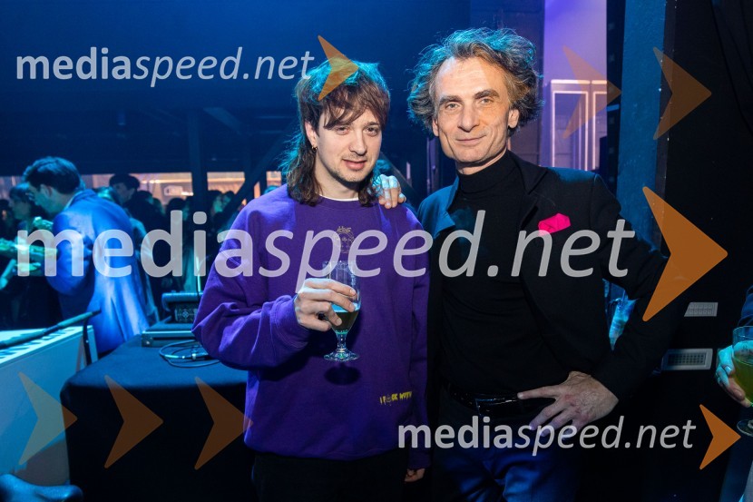  Gregor  Strasbergar, glasbena skupina MRFY;  Jure Longyka, moderatorOutstanding 2022, presežki v zunanjem oglaševanju, DRUŽENJE