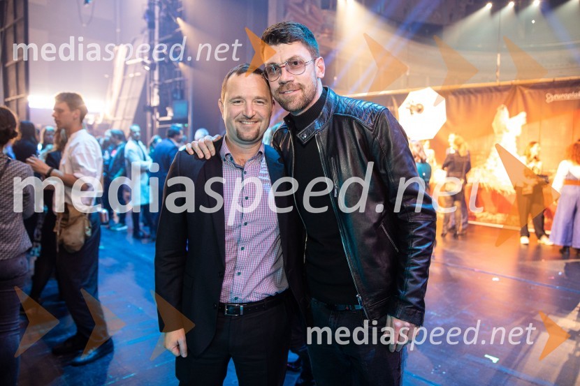  Niko Kušar, vodja Službe za tržno komuniciranje Telekom Slovenije;  Domen  Mavrič, Agencija AVIOutstanding 2022, presežki v zunanjem oglaševanju, DRUŽENJE