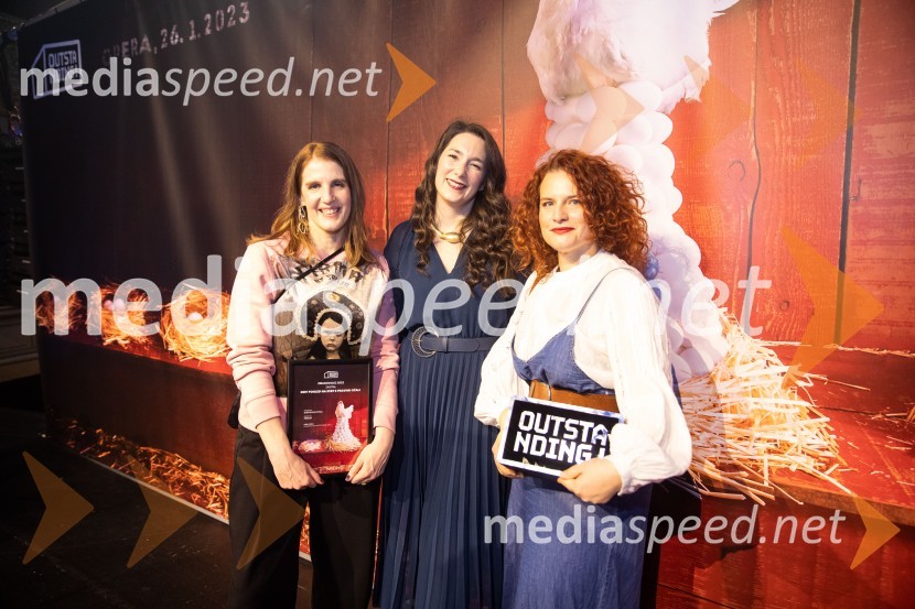  ... ;  ... ;  Mimi Antolovič, fotografinjaOutstanding 2022, presežki v zunanjem oglaševanju, DRUŽENJE