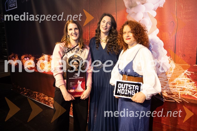  ... ;  ... ;  Mimi Antolovič, fotografinjaOutstanding 2022, presežki v zunanjem oglaševanju, DRUŽENJE