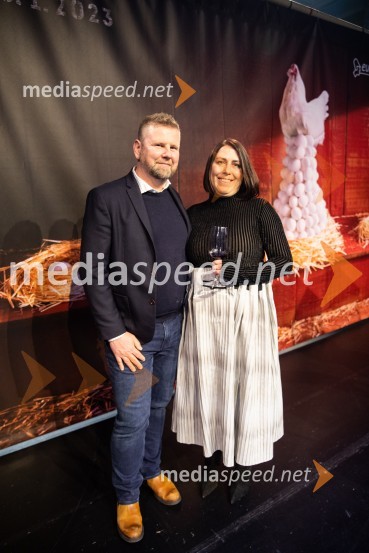  ... ;  Urša Pučko, predsednica žirije, ustanoviteljica in direktorica agencije InternavtiOutstanding 2022, presežki v zunanjem oglaševanju, DRUŽENJE