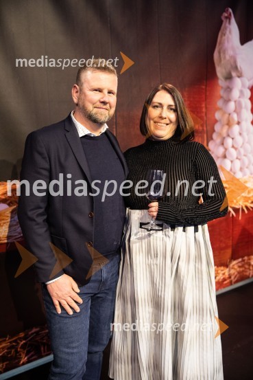  ... ;  Urša Pučko, predsednica žirije, ustanoviteljica in direktorica agencije InternavtiOutstanding 2022, presežki v zunanjem oglaševanju, DRUŽENJE