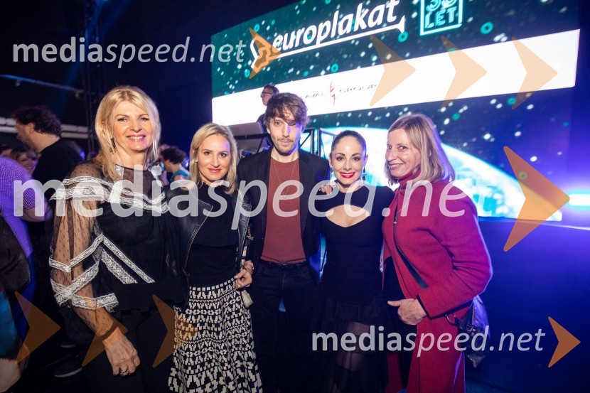  ... ;  ... ;  Aljoša  Bagola, izvršni kreativni direktor Pristop Creative;  Ana Klašnja, balerina;  ... Outstanding 2022, presežki v zunanjem oglaševanju, DRUŽENJE