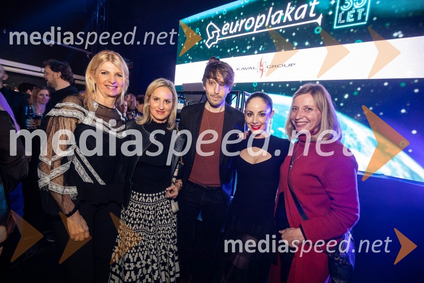  ... ;  ... ;  Aljoša  Bagola, izvršni kreativni direktor Pristop Creative;  Ana Klašnja, balerina;  ... Outstanding 2022, presežki v zunanjem oglaševanju, DRUŽENJE