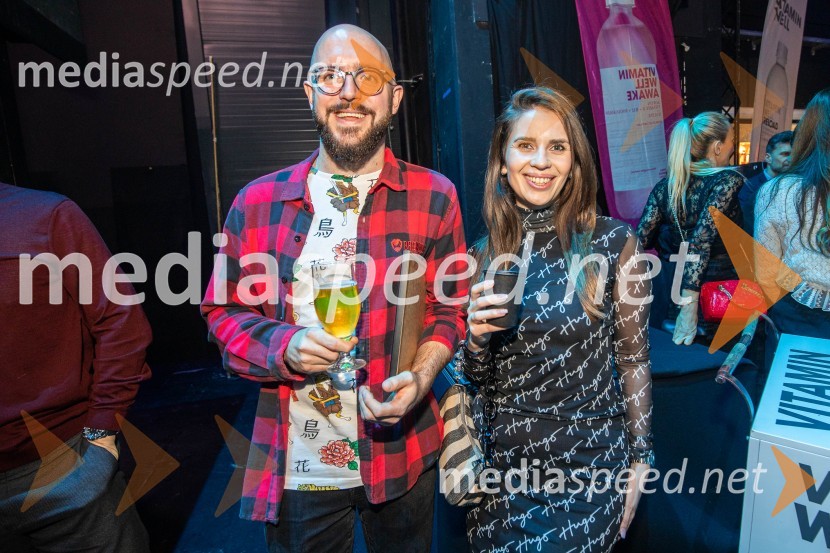  ... ;  Sara Švegl, svetovalka za strateško komuniciranjeOutstanding 2022, presežki v zunanjem oglaševanju, DRUŽENJE